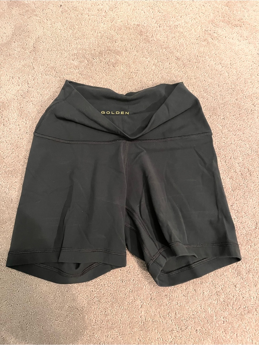Aritzia Golden Butter 5’ Shorts